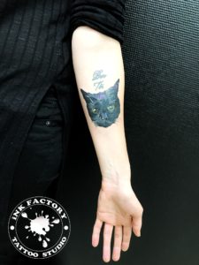 фото тату Реалистичная тату змея на плече 276